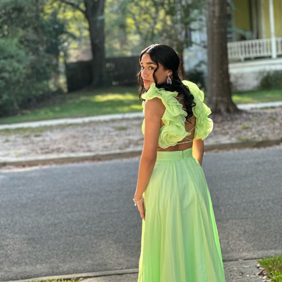 MAC DUGGAL INDY CHIFFON GOWN - Picture 8 of 11
